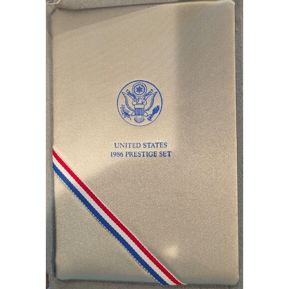 1986 U.S. Mint Prestige Set –Statue of Liberty Centennial – Silver & Half Dollar - Picture 5 of 5